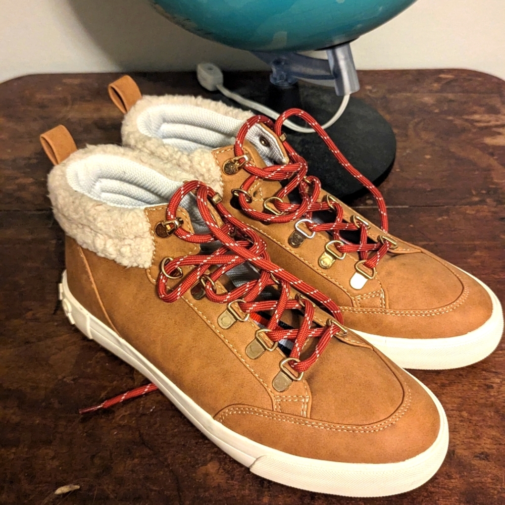 Women's Hilfiger boots
